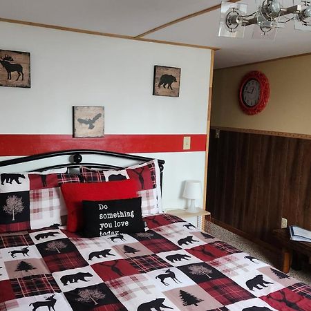 Bed And Breakfast Comfy & Cozy Huntsville Bagian luar foto