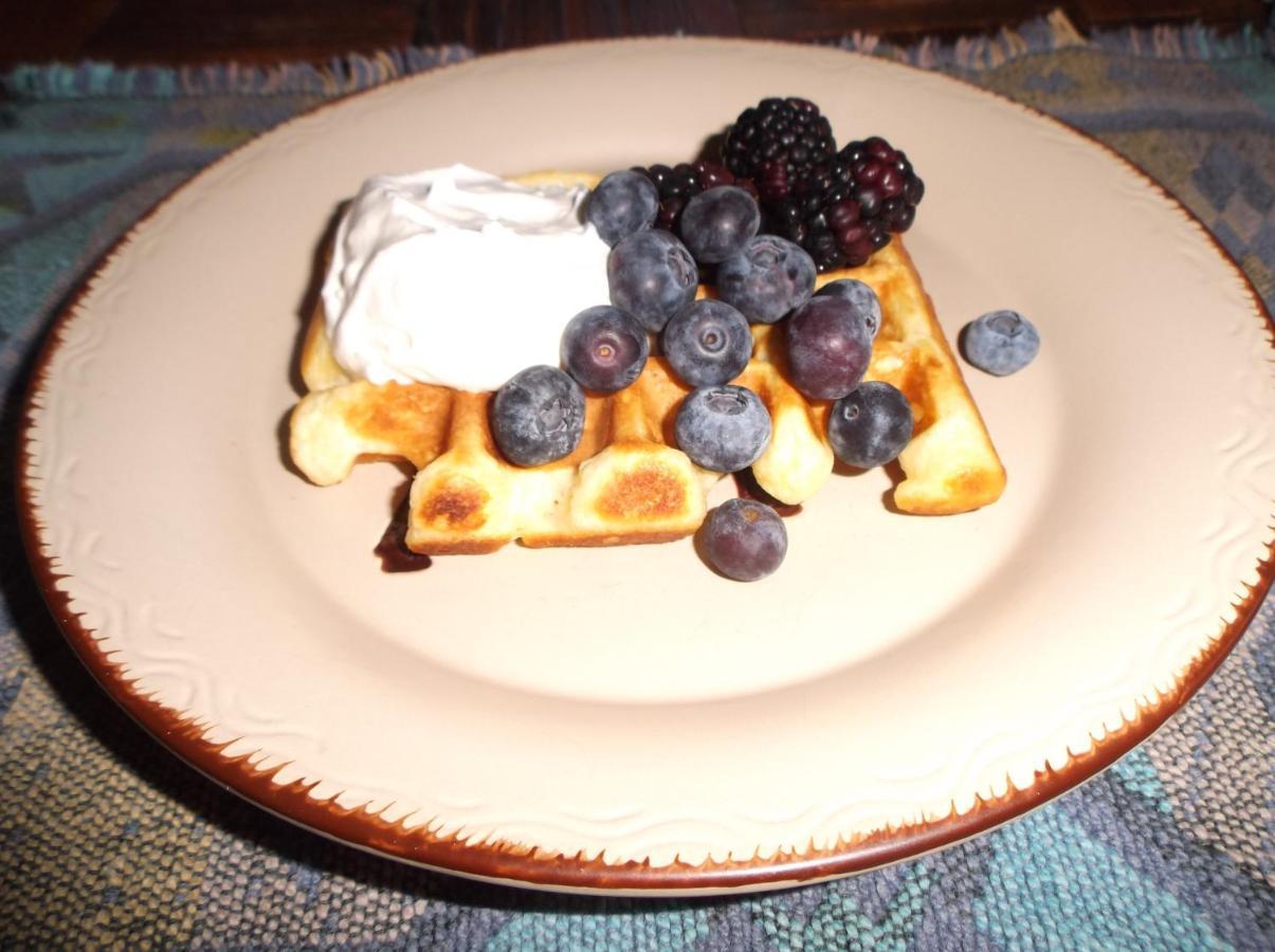 Bed And Breakfast Comfy & Cozy Huntsville Bagian luar foto