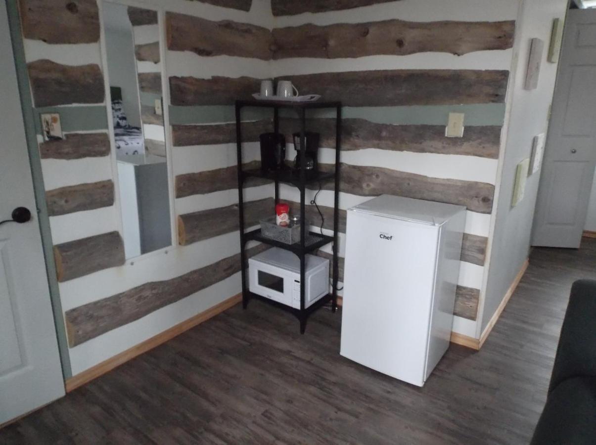 Bed And Breakfast Comfy & Cozy Huntsville Bagian luar foto
